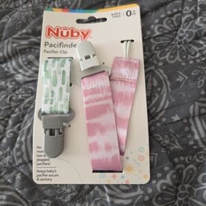 Pacifinder Pacifier Clip - Pink and Green